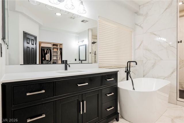 8121 Bear Clan Court, Las Vegas, NV 89131