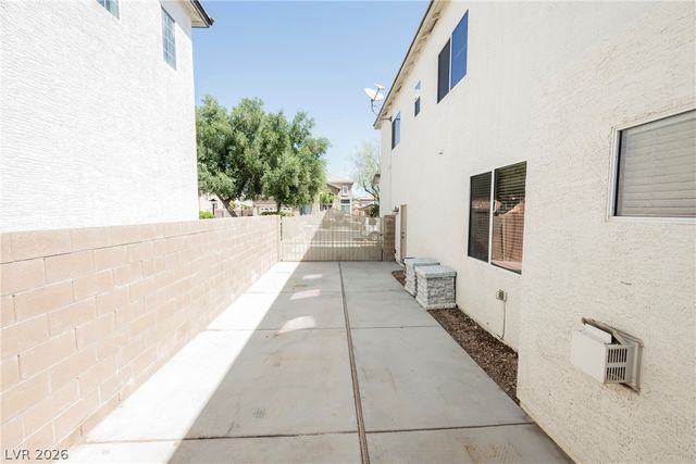 8121 Bear Clan Court, Las Vegas, NV 89131