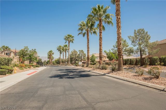 8121 Bear Clan Court, Las Vegas, NV 89131