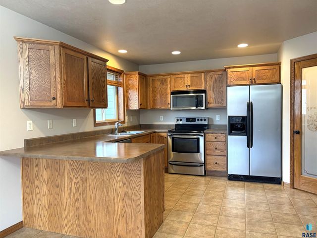 7504 S Aftyn Ave Avenue, Sioux Falls, SD 57108