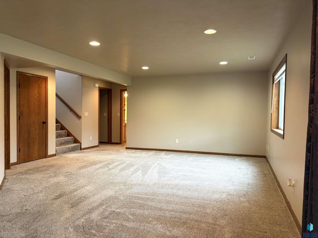 7504 S Aftyn Ave Avenue, Sioux Falls, SD 57108