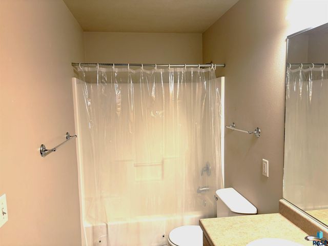 7504 S Aftyn Ave Avenue, Sioux Falls, SD 57108