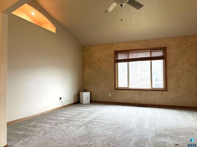 7504 S Aftyn Ave Avenue, Sioux Falls, SD 57108