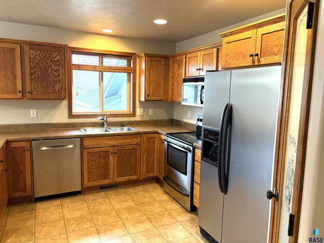 7504 S Aftyn Ave Avenue, Sioux Falls, SD 57108