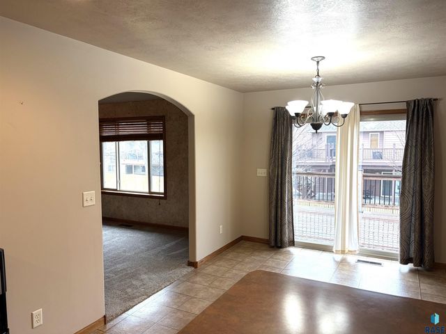 7504 S Aftyn Ave Avenue, Sioux Falls, SD 57108