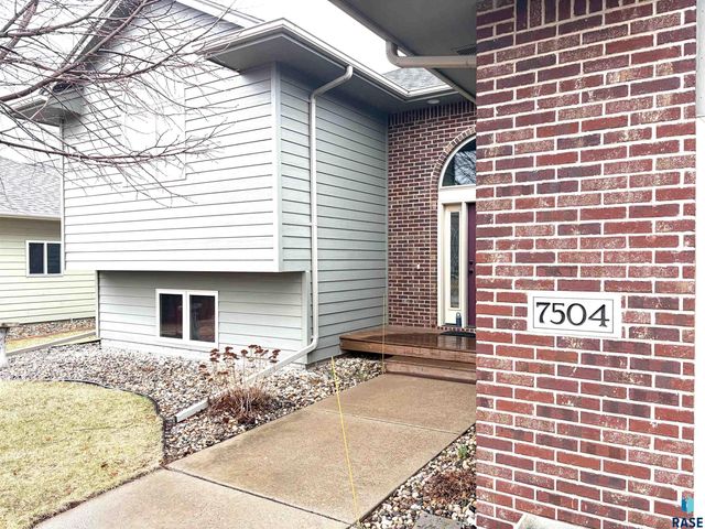 7504 S Aftyn Ave Avenue, Sioux Falls, SD 57108