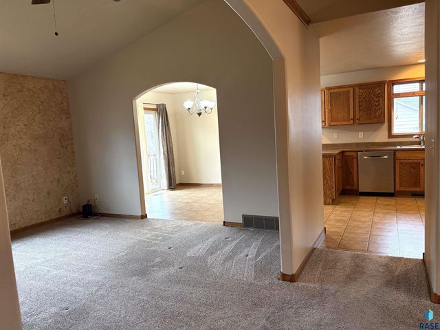 7504 S Aftyn Ave Avenue, Sioux Falls, SD 57108