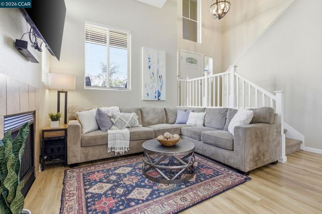 922 Oxford Ln, Brentwood, CA 94513