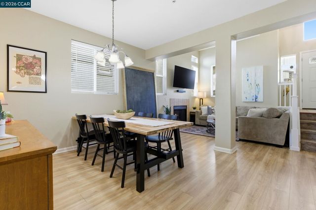 922 Oxford Ln, Brentwood, CA 94513