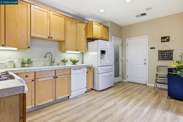 922 Oxford Ln, Brentwood, CA 94513