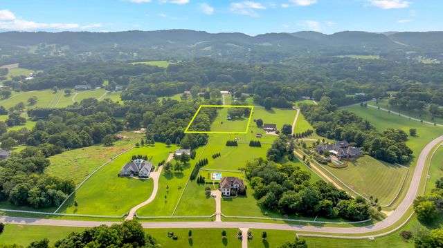 6692 Cool Springs Rd, Thompsons Station, TN 37179