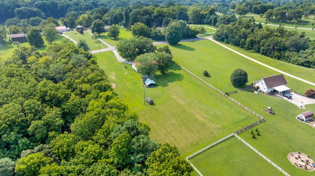 6692 Cool Springs Rd, Thompsons Station, TN 37179