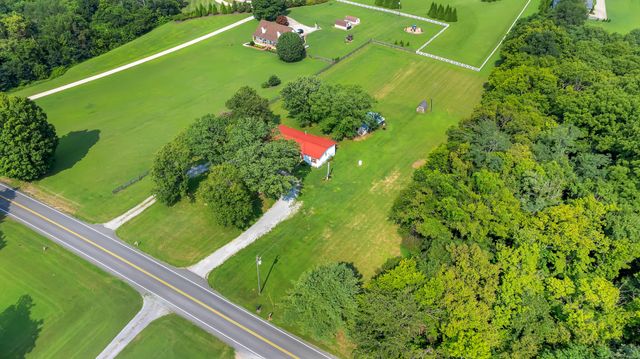 6692 Cool Springs Rd, Thompsons Station, TN 37179
