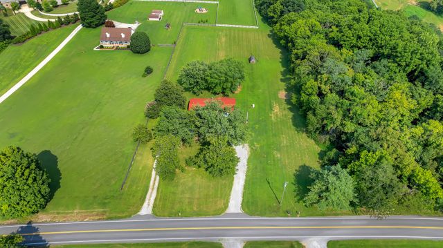 6692 Cool Springs Rd, Thompsons Station, TN 37179