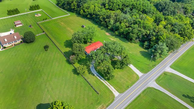 6692 Cool Springs Rd, Thompsons Station, TN 37179