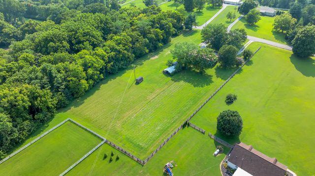 6692 Cool Springs Rd, Thompsons Station, TN 37179