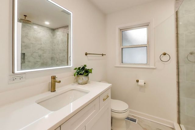 832 N Delphia Avenue, Park Ridge, IL 60068