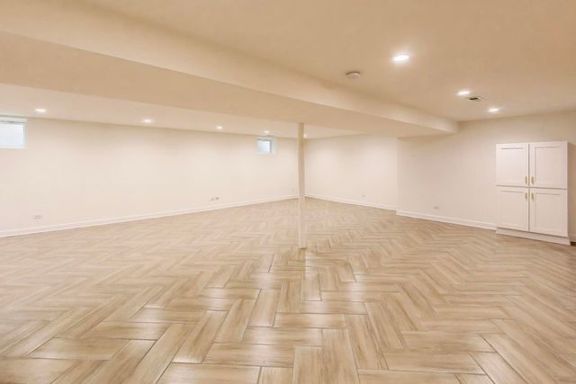 832 N Delphia Avenue, Park Ridge, IL 60068