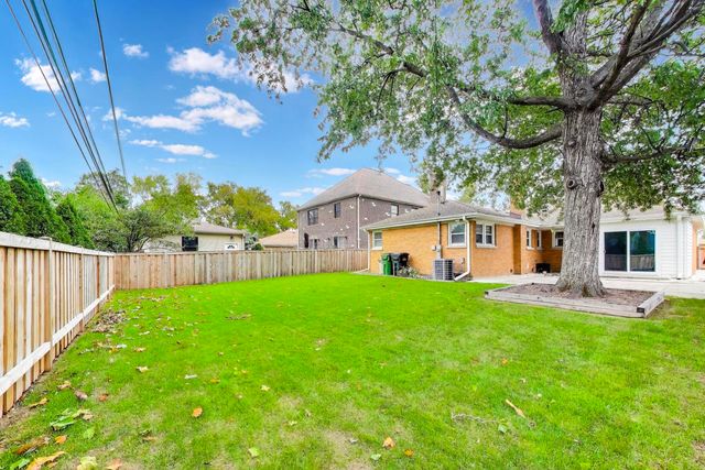 832 N Delphia Avenue, Park Ridge, IL 60068