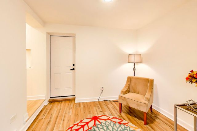 832 N Delphia Avenue, Park Ridge, IL 60068