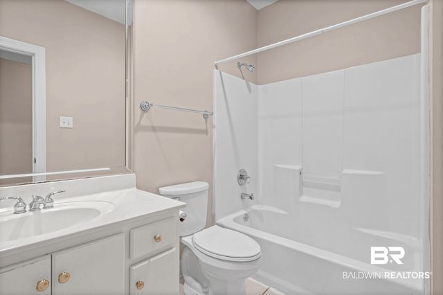 8877 S Dawes Lake Road, Mobile, AL 36619