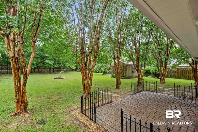 8877 S Dawes Lake Road, Mobile, AL 36619