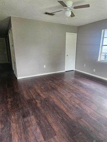 4725 Stearns St, Baton Rouge, LA 70811