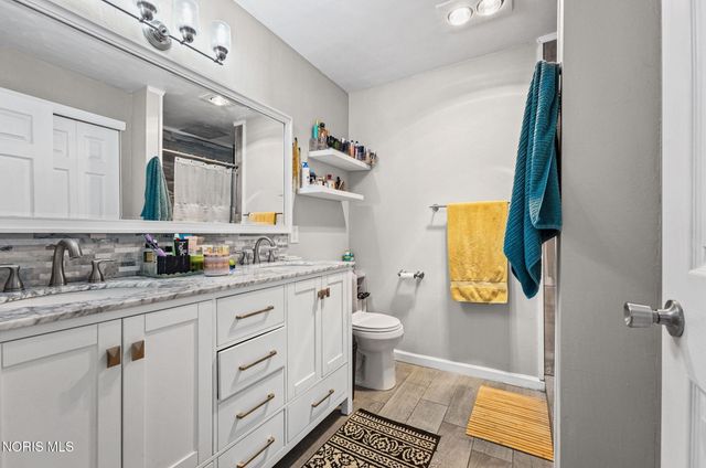 417 Harris Court, Maumee, OH 43537