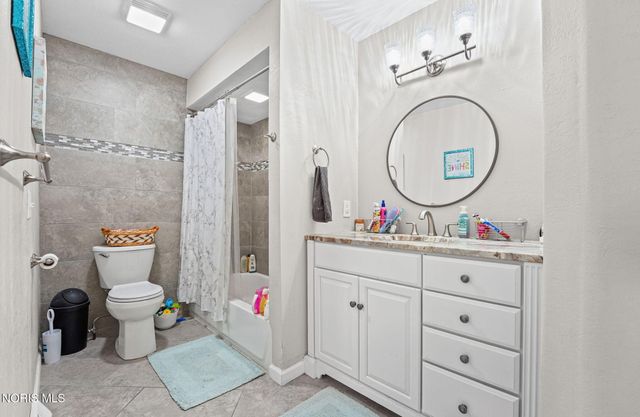 417 Harris Court, Maumee, OH 43537