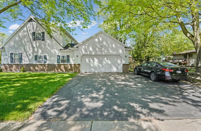 417 Harris Court, Maumee, OH 43537