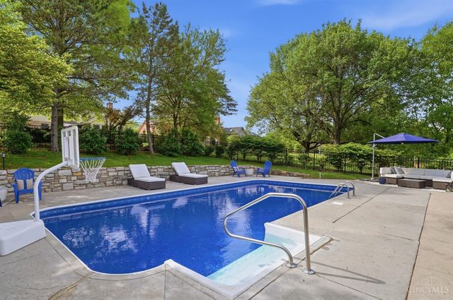7301 Walnut Creek Drive, West Chester, OH 45069