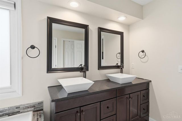 7301 Walnut Creek Drive, West Chester, OH 45069