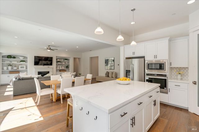 215 Pheasant Ct, Napa, CA 94558