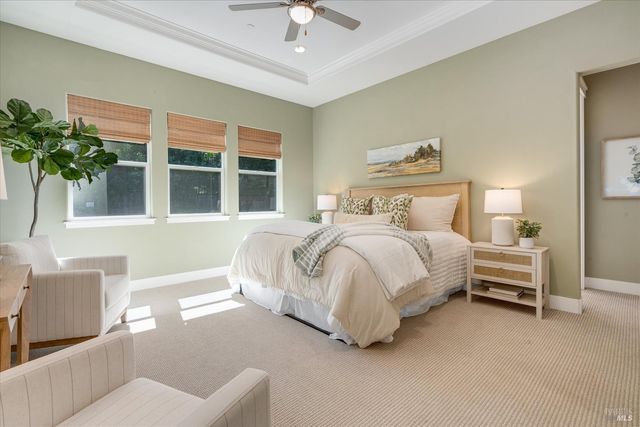 215 Pheasant Ct, Napa, CA 94558