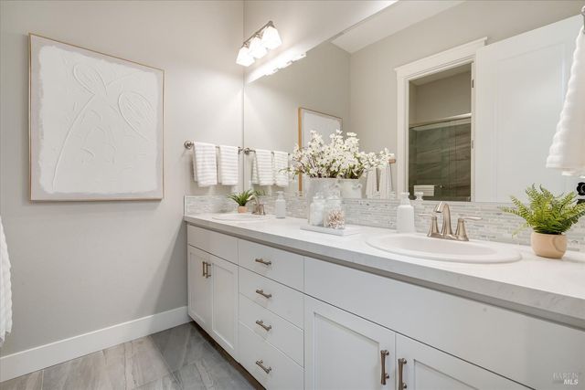 215 Pheasant Ct, Napa, CA 94558