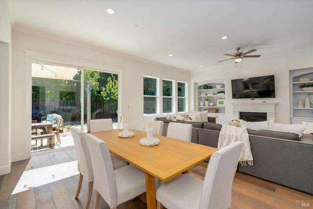 215 Pheasant Ct, Napa, CA 94558