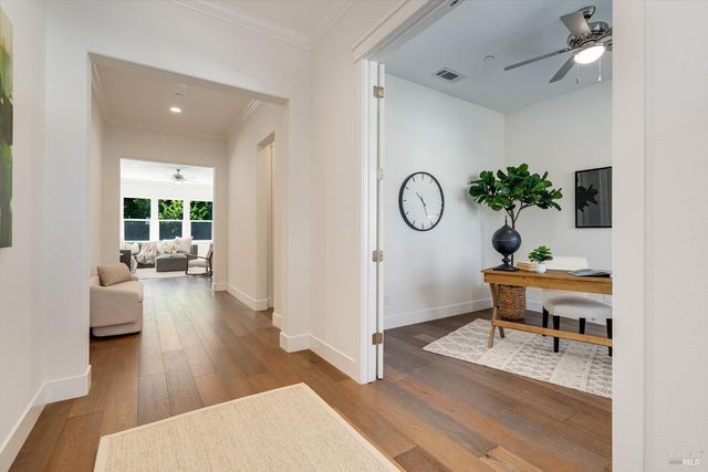 215 Pheasant Ct, Napa, CA 94558