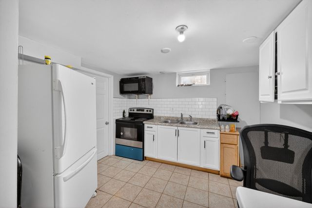 238 Leach Avenue, Des Moines, IA 50315