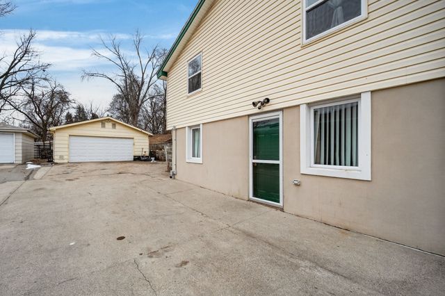 238 Leach Avenue, Des Moines, IA 50315