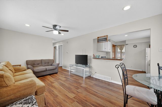 238 Leach Avenue, Des Moines, IA 50315