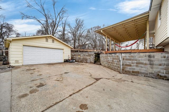 238 Leach Avenue, Des Moines, IA 50315