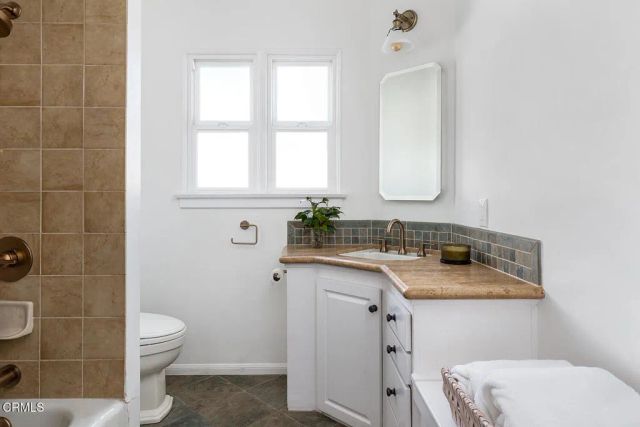 900 Dolores Drive, Altadena, CA 91001