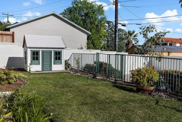 900 Dolores Drive, Altadena, CA 91001