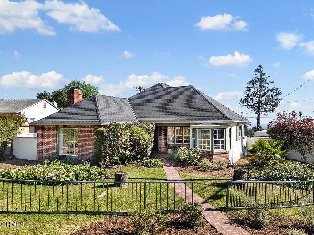 900 Dolores Drive, Altadena, CA 91001