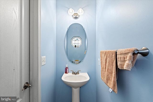 6142 SCHOONER CIR, King George, VA 22485