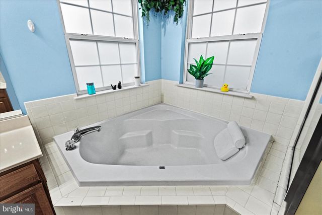 6142 SCHOONER CIR, King George, VA 22485