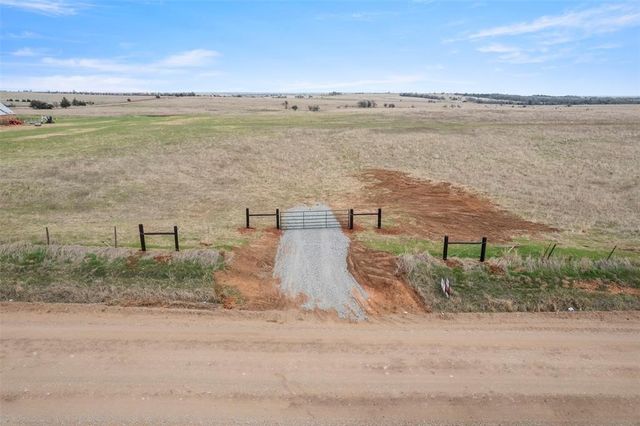 9117 Knob Hill, Perry, OK 73077