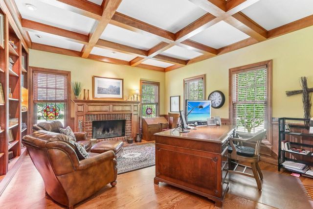 191 Fieldstone ROAD, Delafield, WI 53018