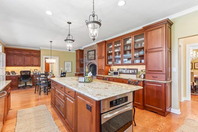 191 Fieldstone ROAD, Delafield, WI 53018