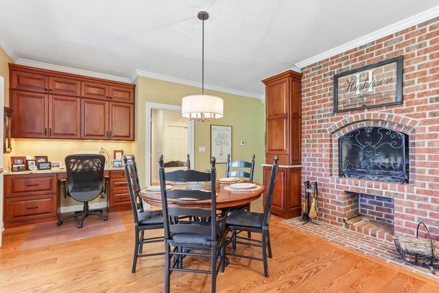 191 Fieldstone ROAD, Delafield, WI 53018